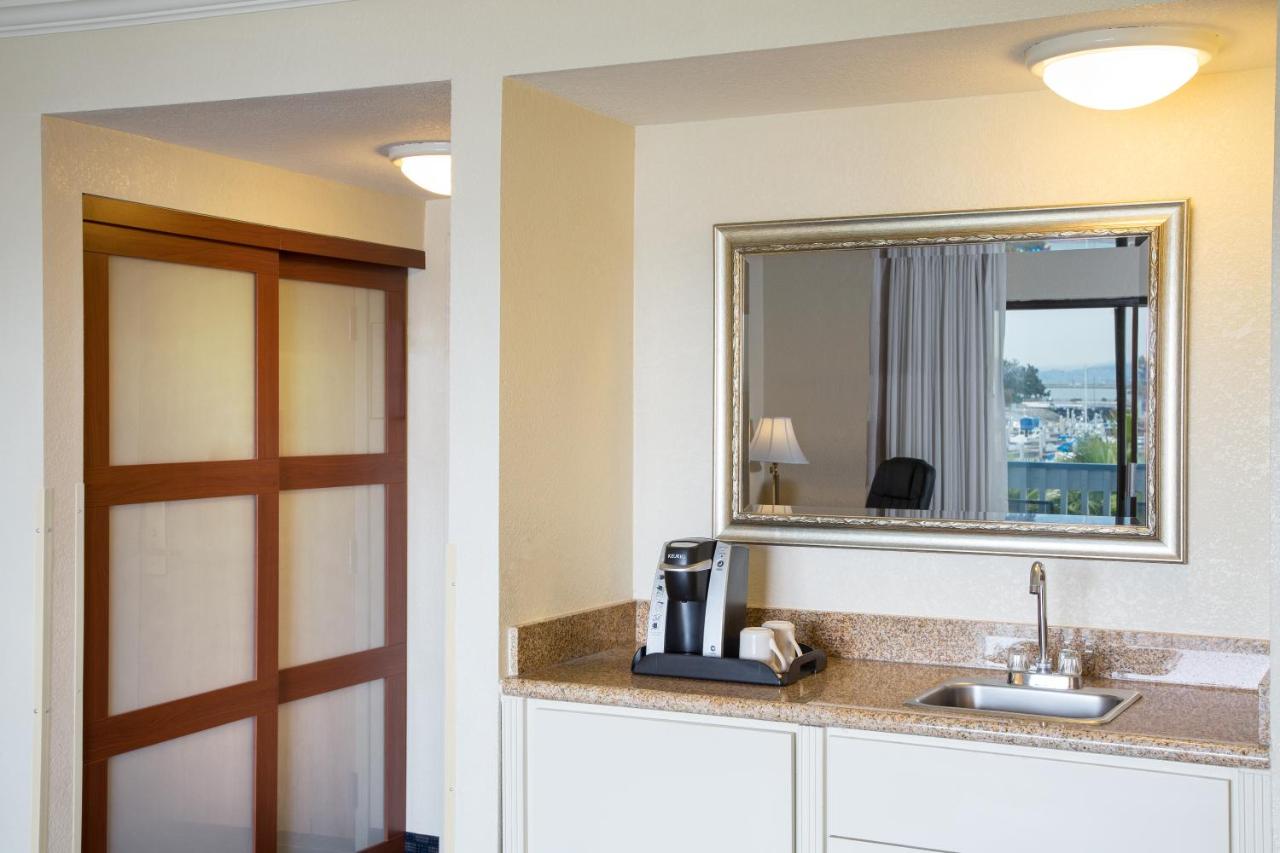 The Marina Inn on San Francisco Bay — photo 3
