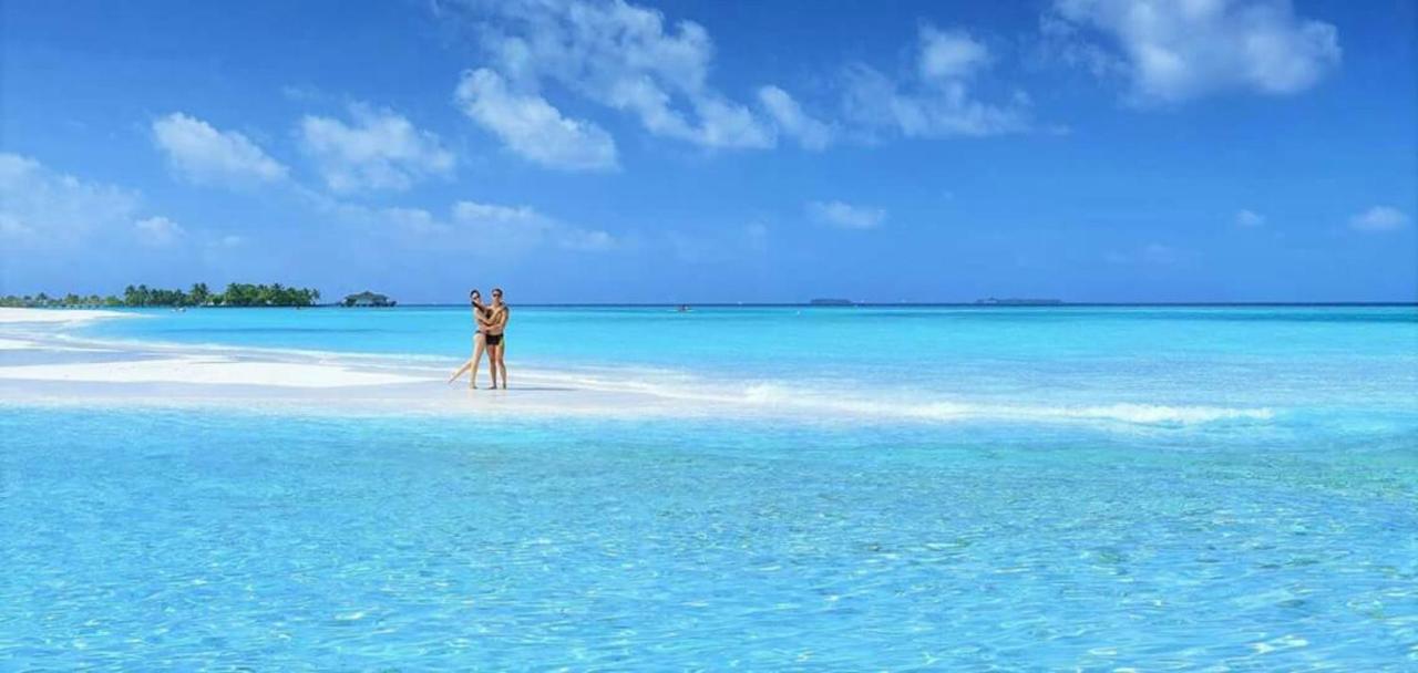 Beach: Batuta Maldives Surf View