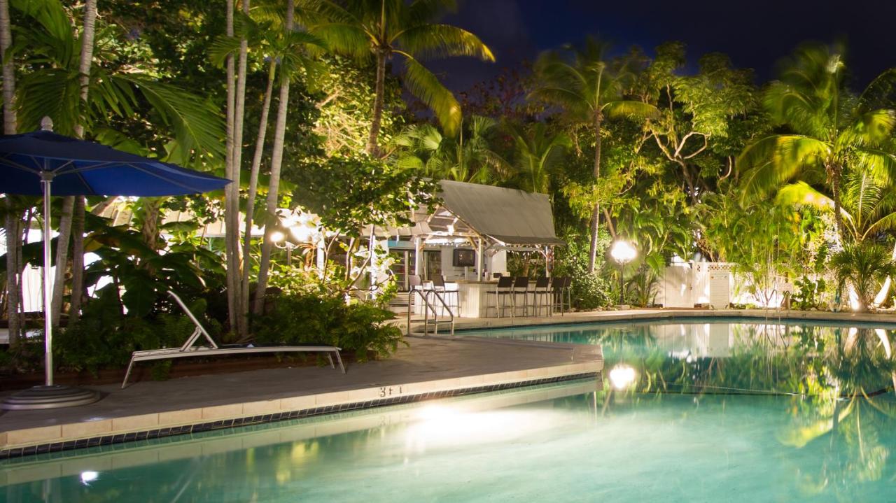 Heated swimming pool: Banana Bay Resort & Marina