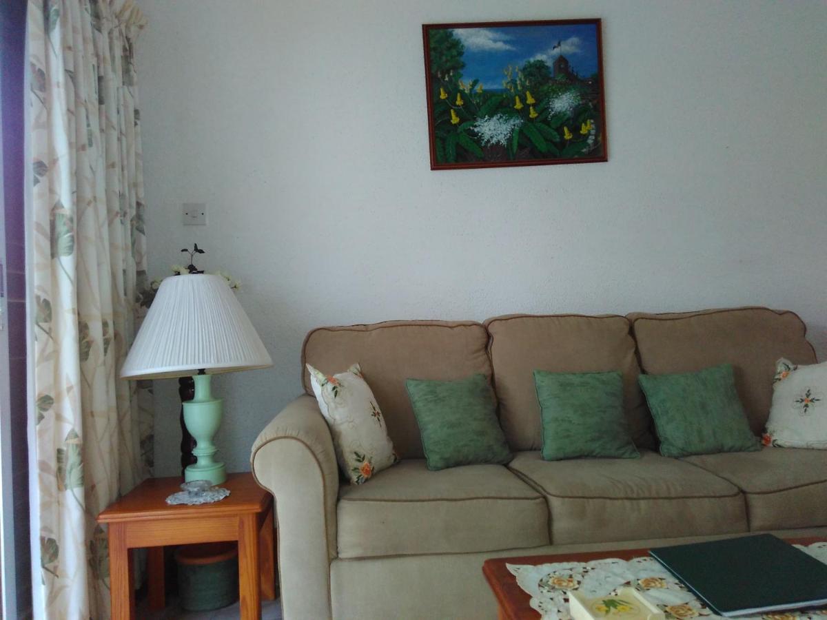 213 Golden Grove, Rockley photo
