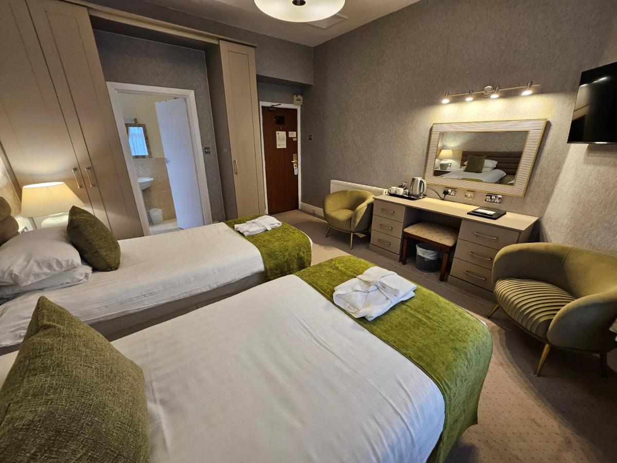 Classic Plus Twin Room