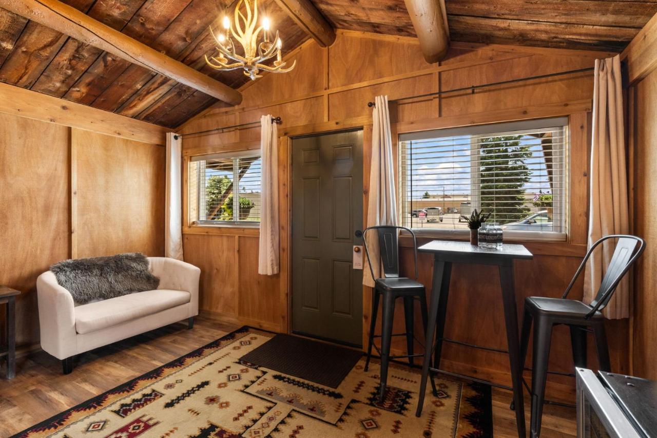 Elkhorn Cabins and Inn — photo 4