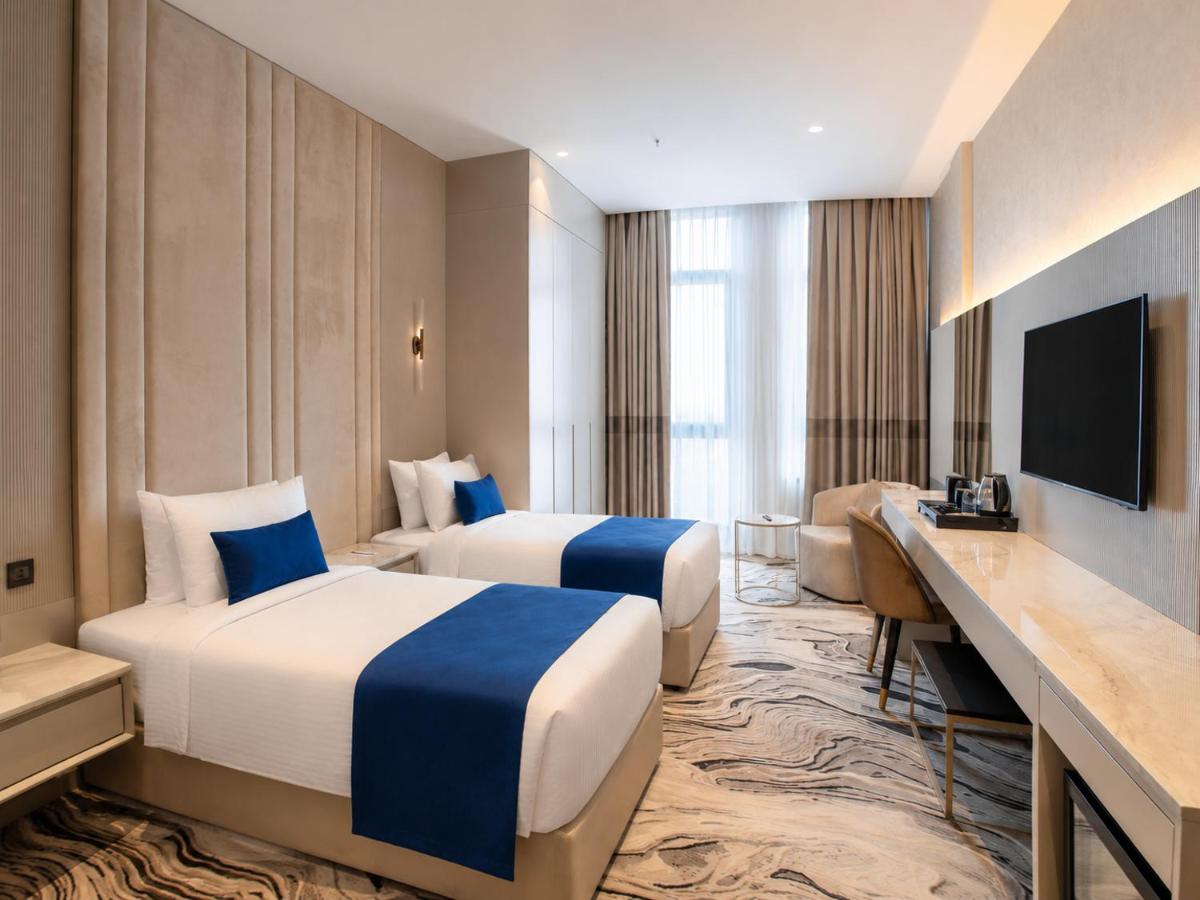Trendy Room with 2 Single Beds