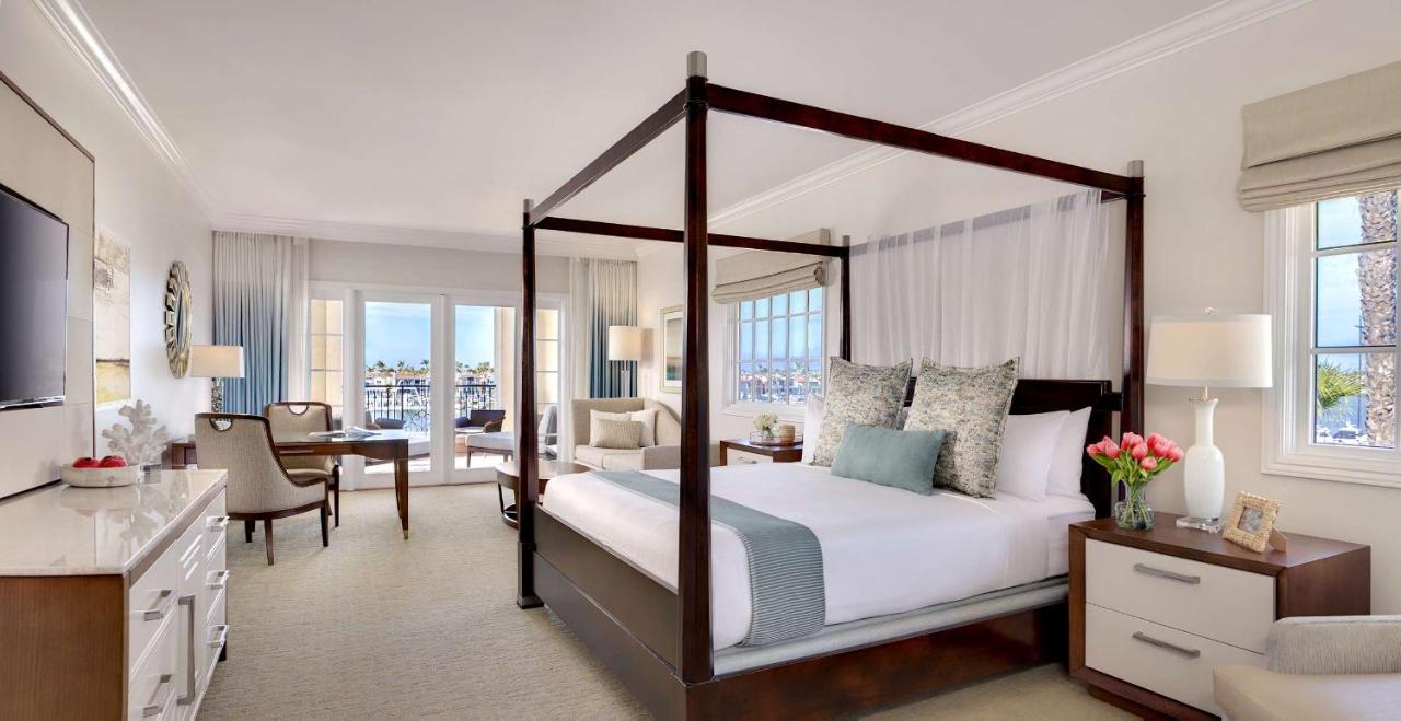 Balboa Bay Resort — photo 1