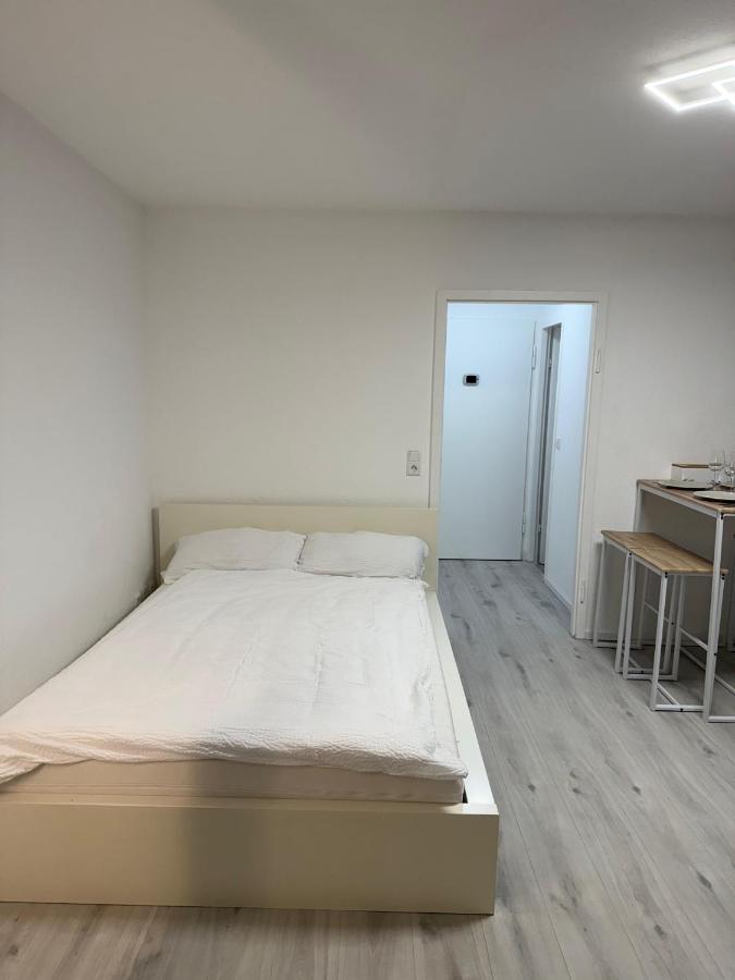 Schöne 1 Zimmer Apartment Mercedes Museum & Arena