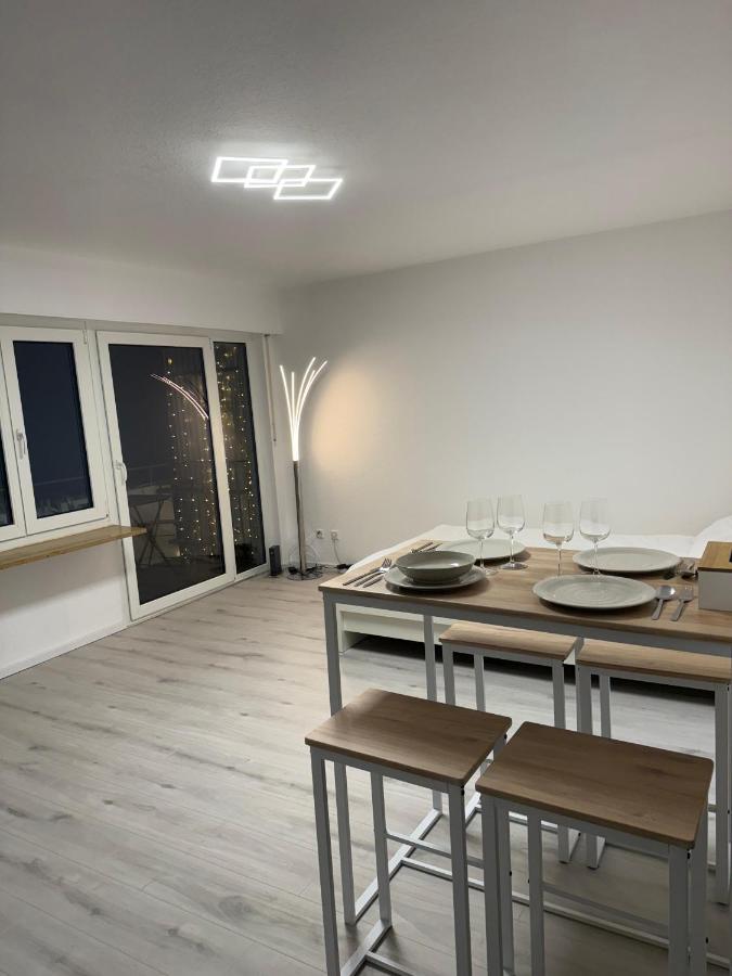Schöne 1 Zimmer Apartment Mercedes Museum & Arena