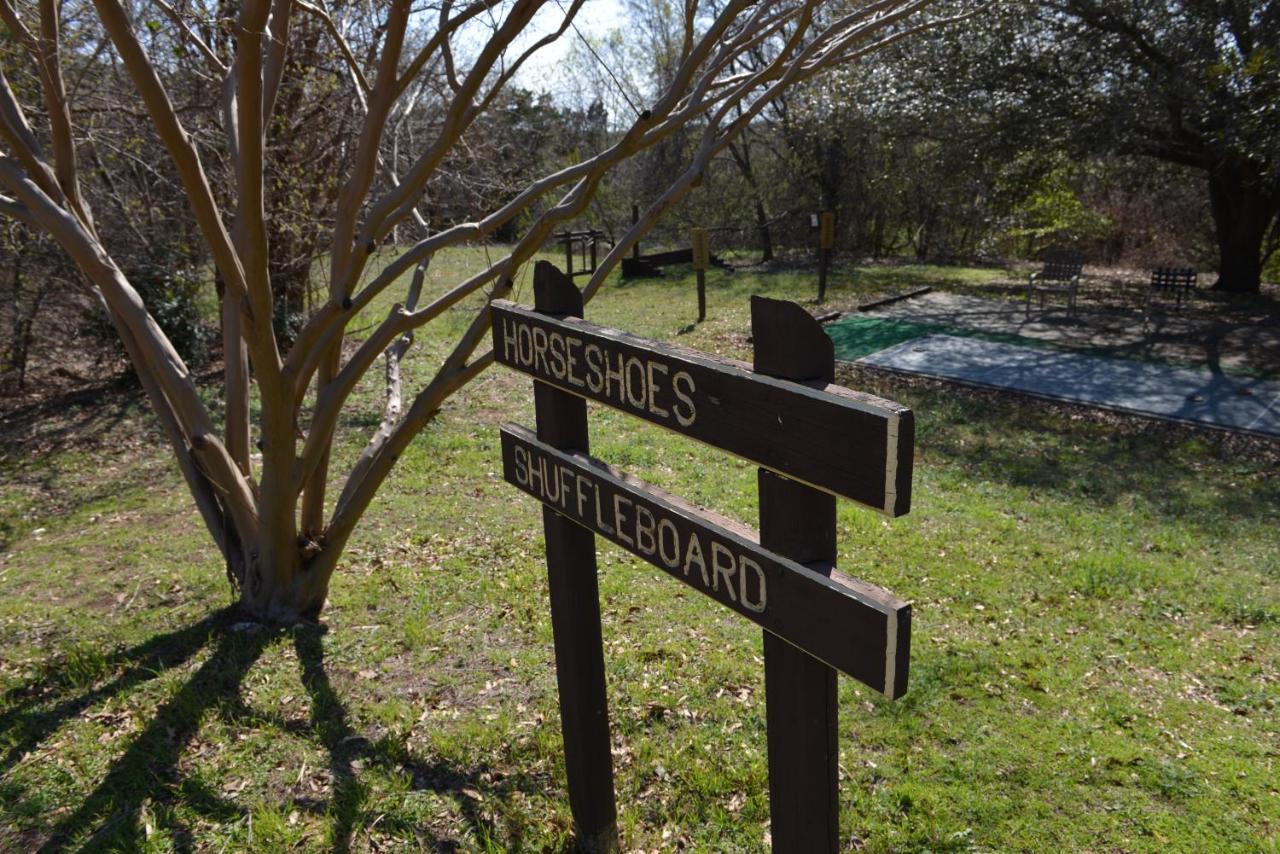 Lake Whitney Camping Resort Ramp Cabin 2 — photo 19