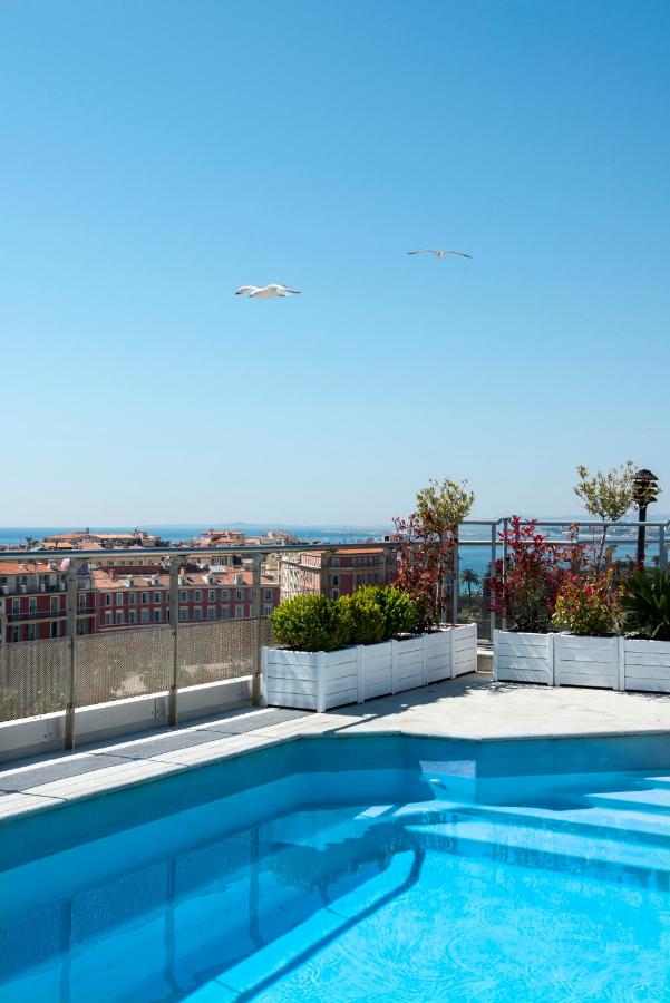 Rooftop swimming pool: Hotel Aston La Scala