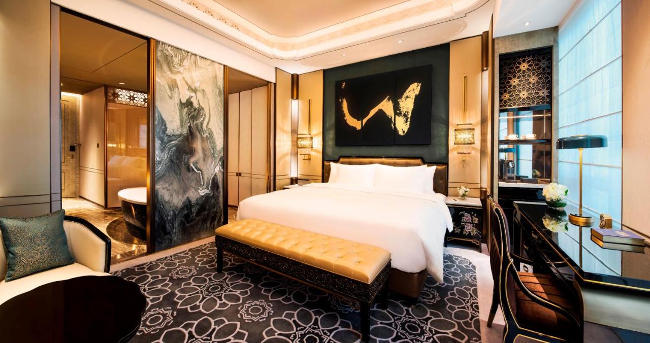 Wanda Reign Chengdu photo