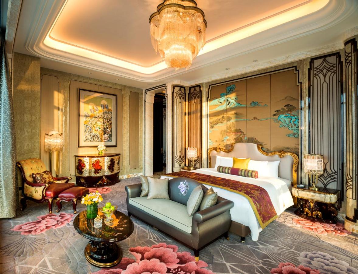 Wanda Reign Chengdu photo