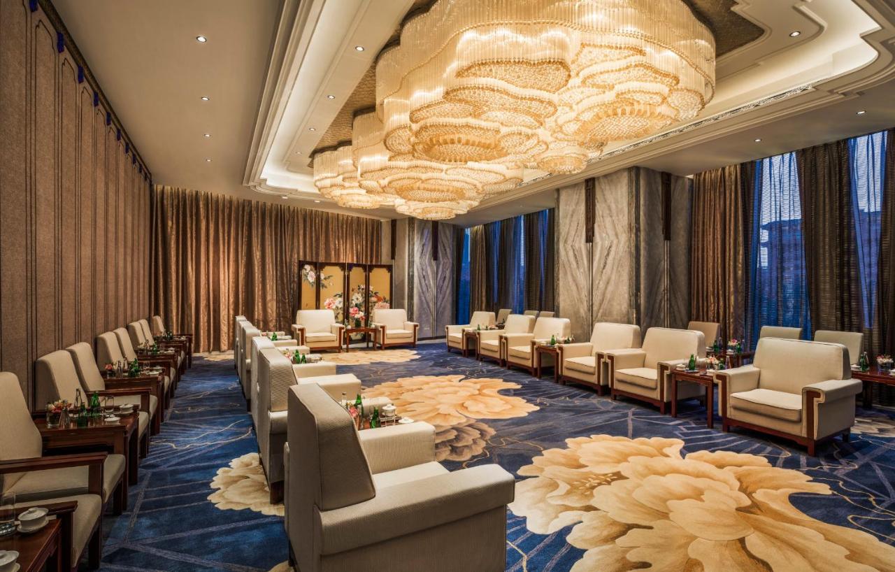 Wanda Reign Chengdu photo