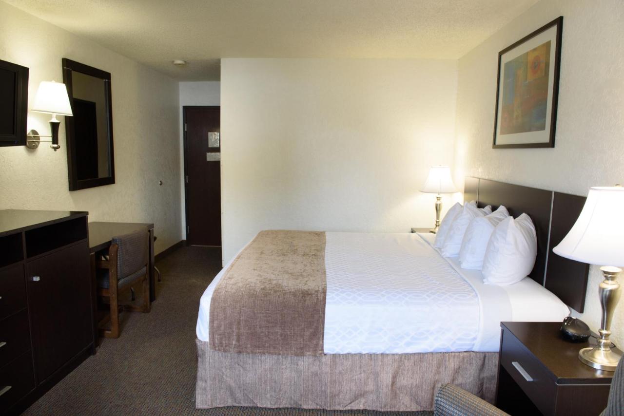 Americas Best Value Inn New Paltz — photo 13