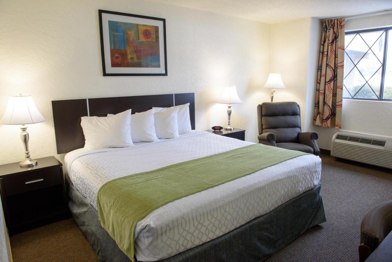 Americas Best Value Inn New Paltz — photo 23