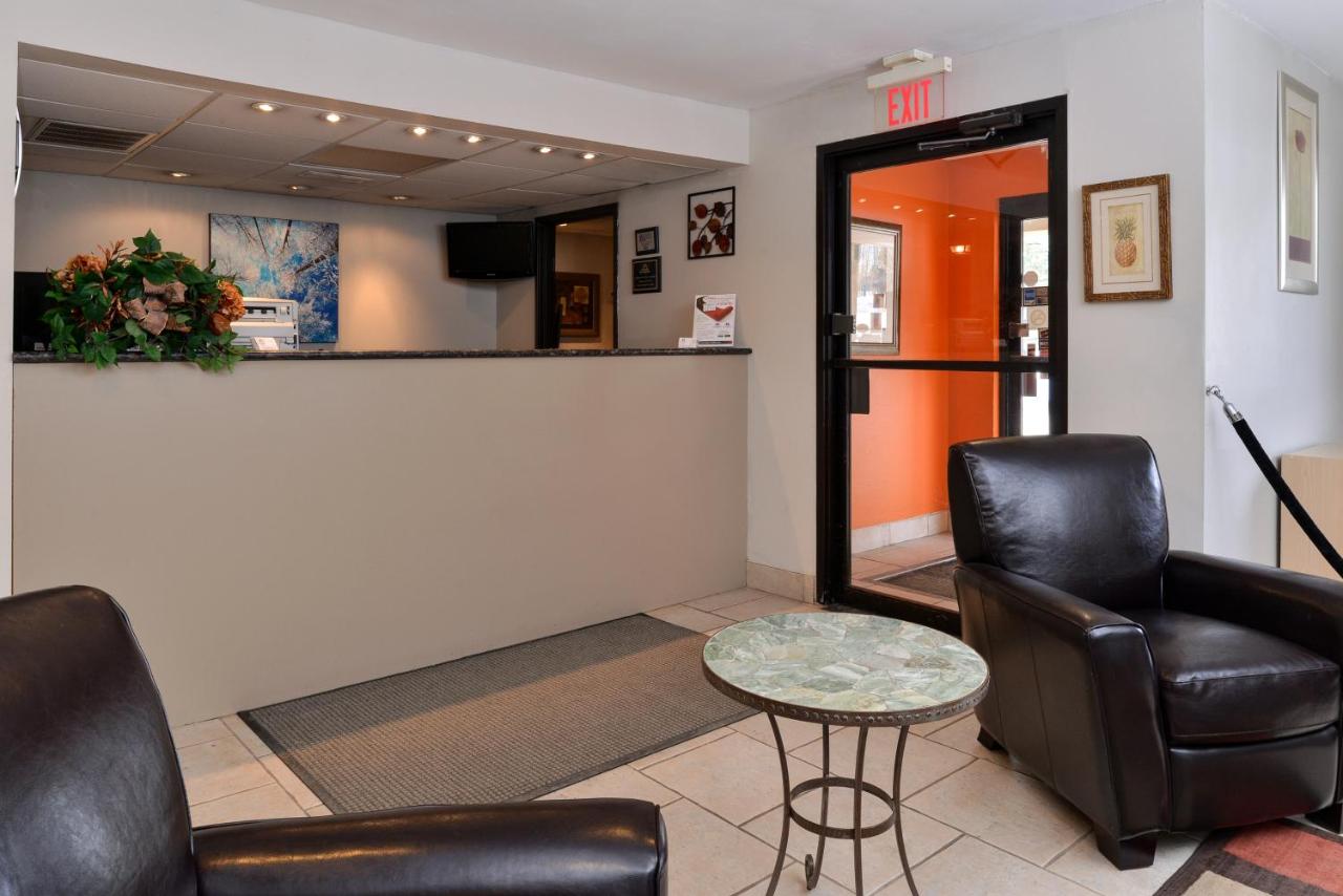 Americas Best Value Inn New Paltz — photo 11