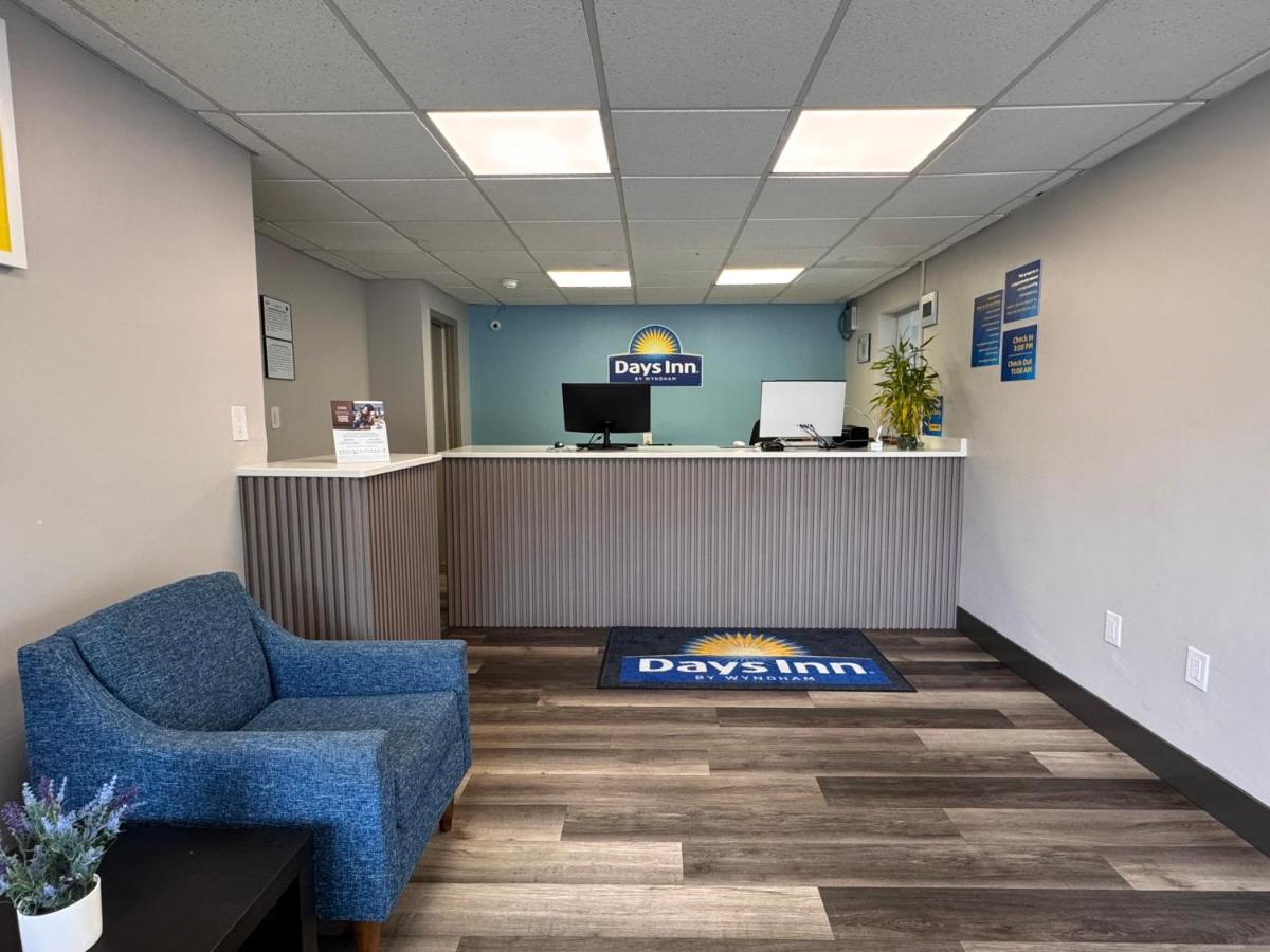 Image: Days Inn by Wyndham Gainesville Hospital - University Area