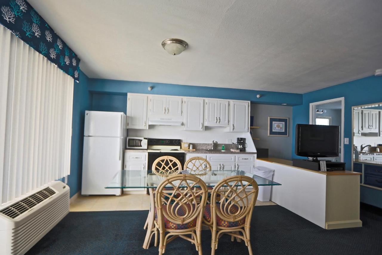 Shoreline Island Resort - Exclusively Adult — photo 4