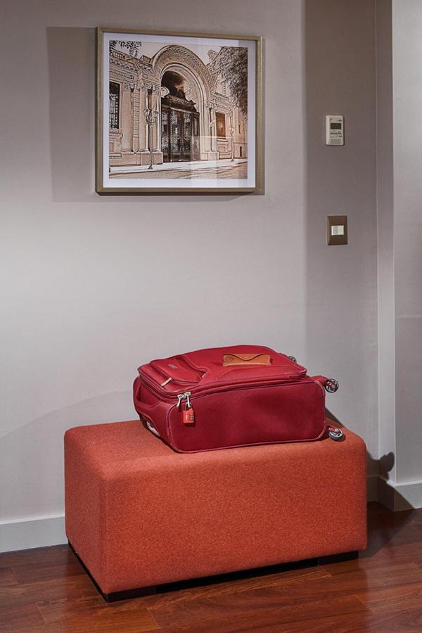Carles Hotel photo