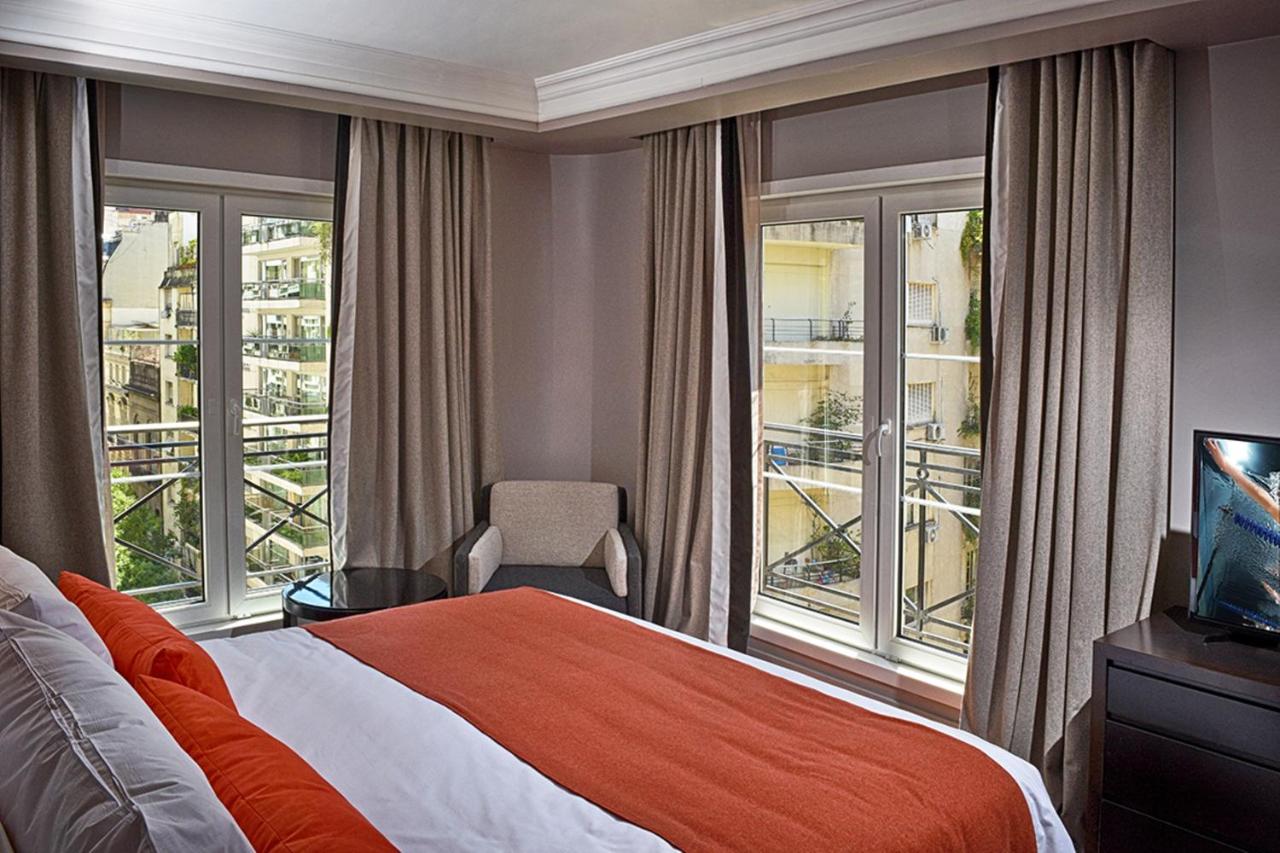 Carles Hotel photo