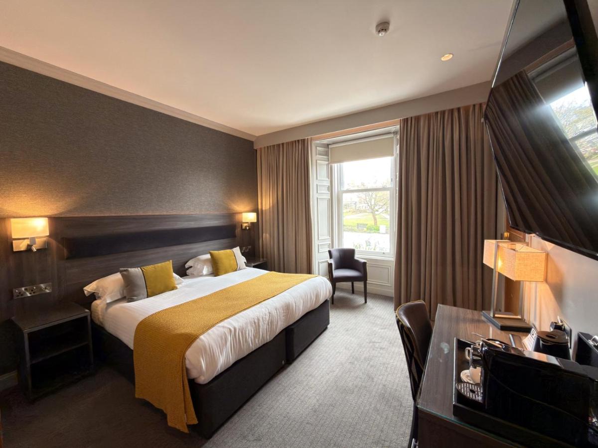 Town Square View Room