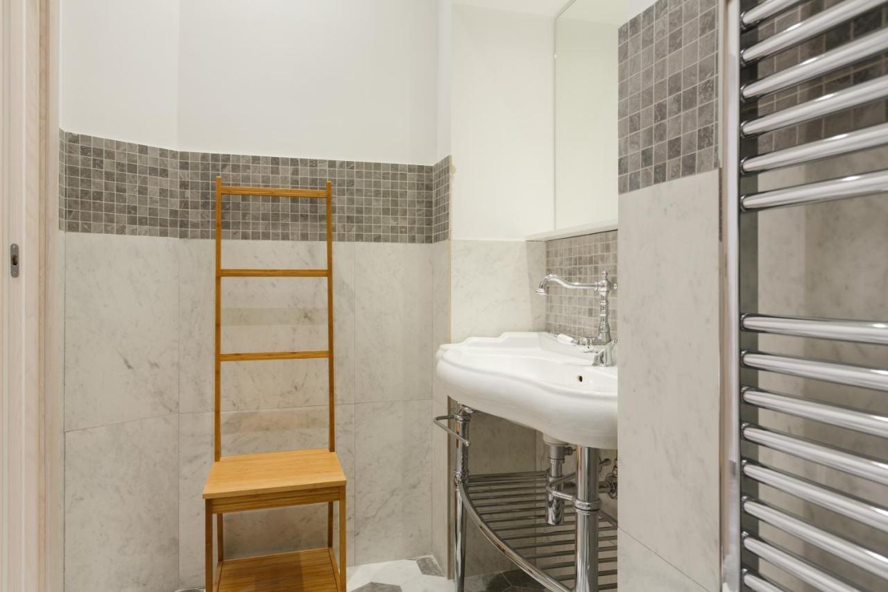 Modern Comfort, Poetic Charm - 3