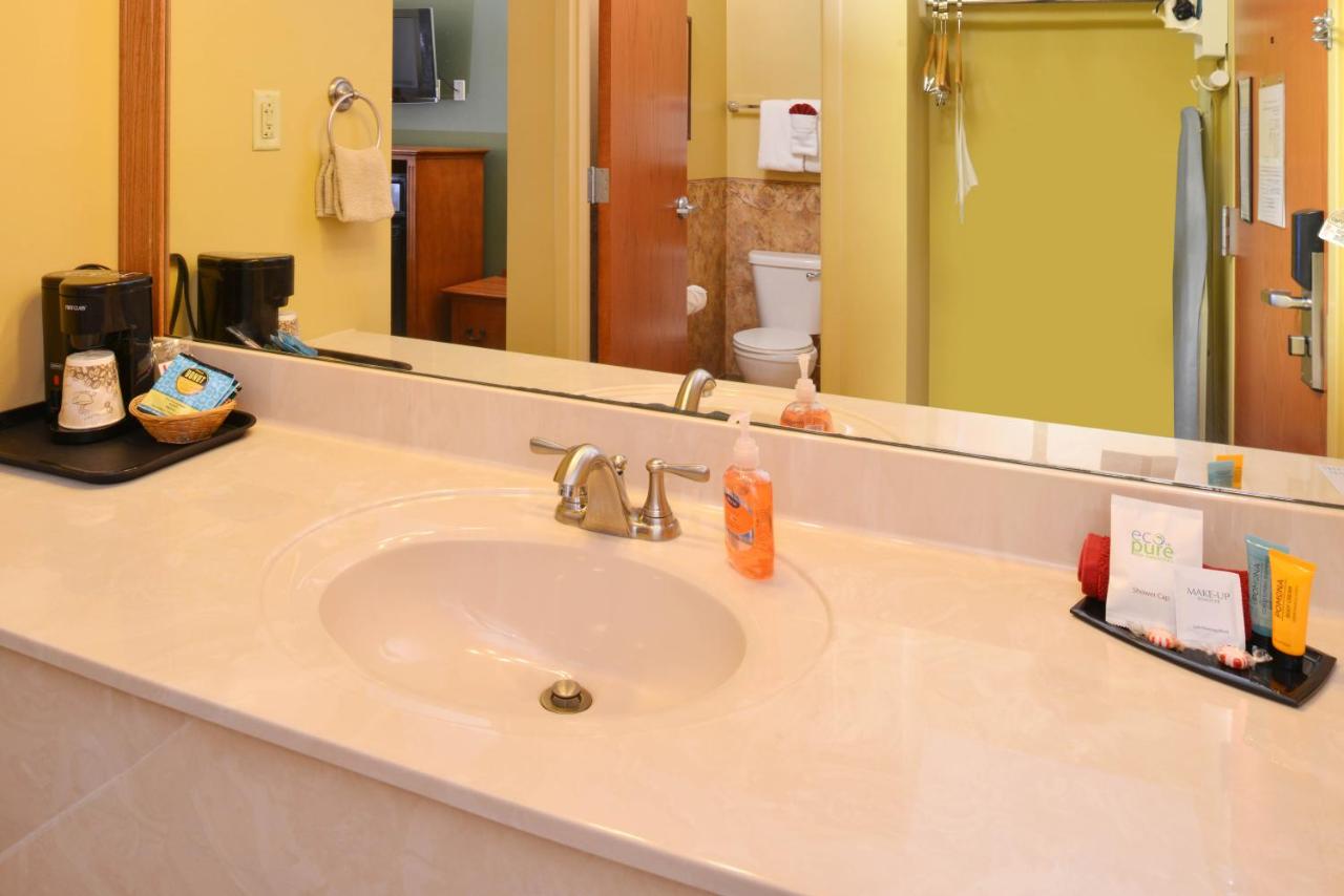 Country Hearth Inn & Suites Edwardsville — photo 13