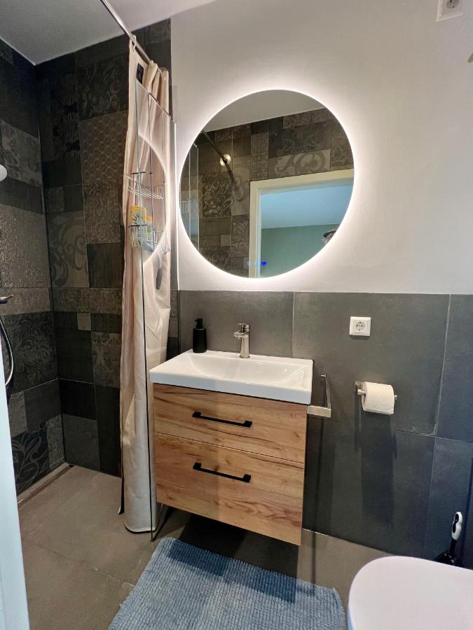 cozy, lovely newly renovated 1 room apartment