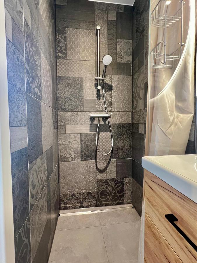 cozy, lovely newly renovated 1 room apartment