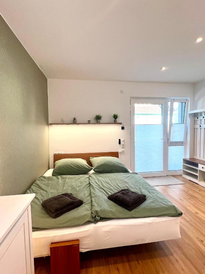 cozy, lovely newly renovated 1 room apartment