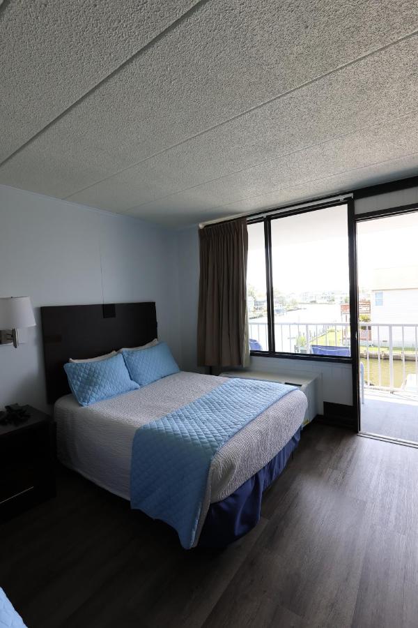Fenwick Islander Motel — photo 10