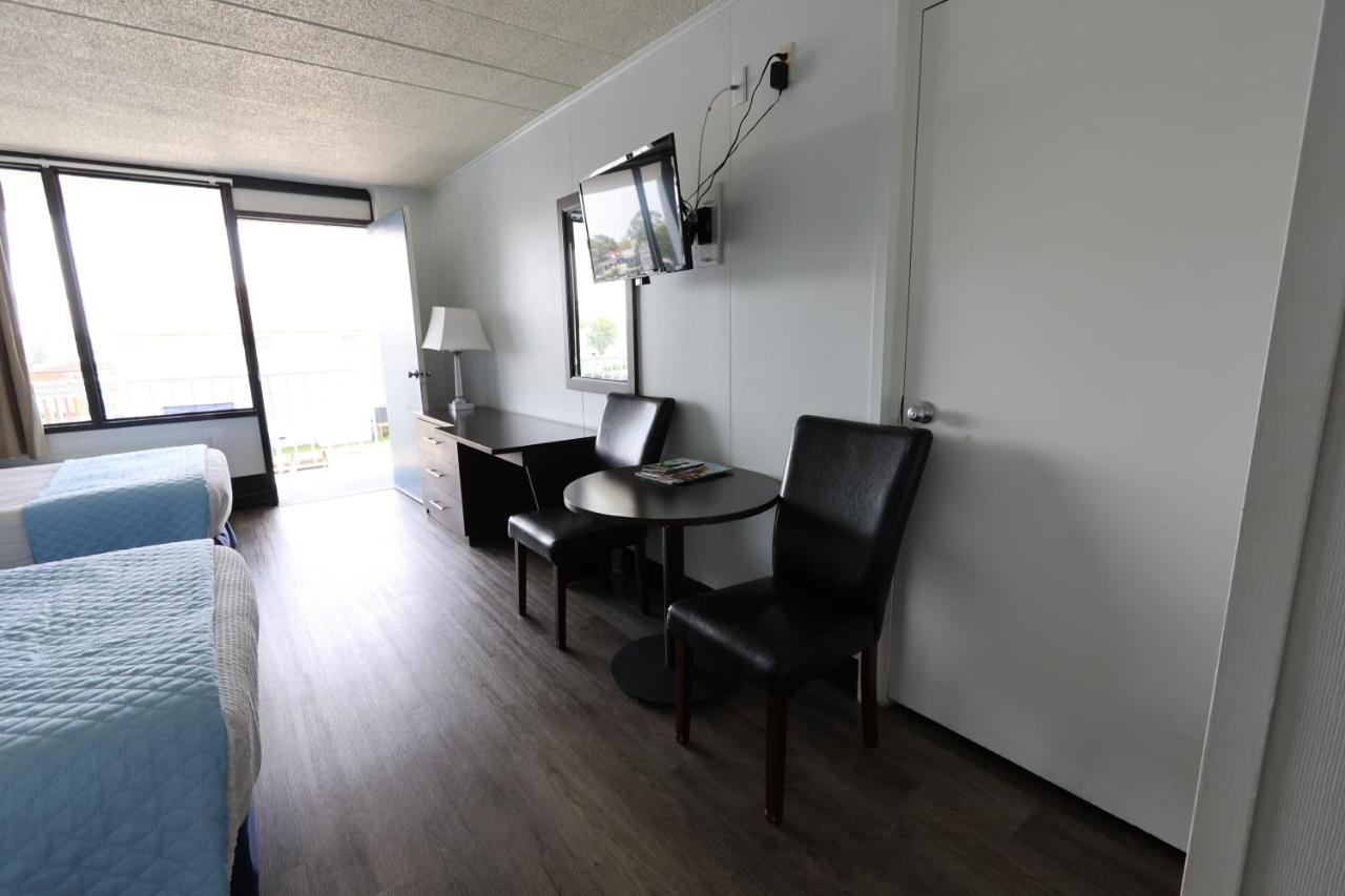 Fenwick Islander Motel — photo 9