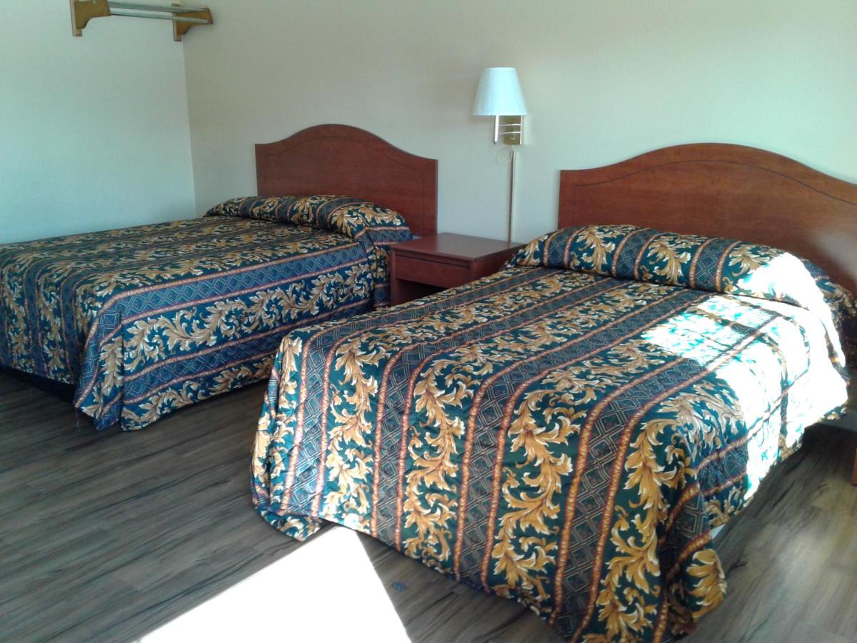 Desert Inn Motel — photo 7