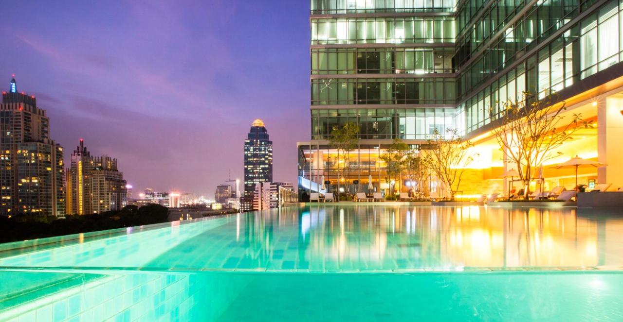 Rooftop swimming pool: Sivatel Bangkok Hotel