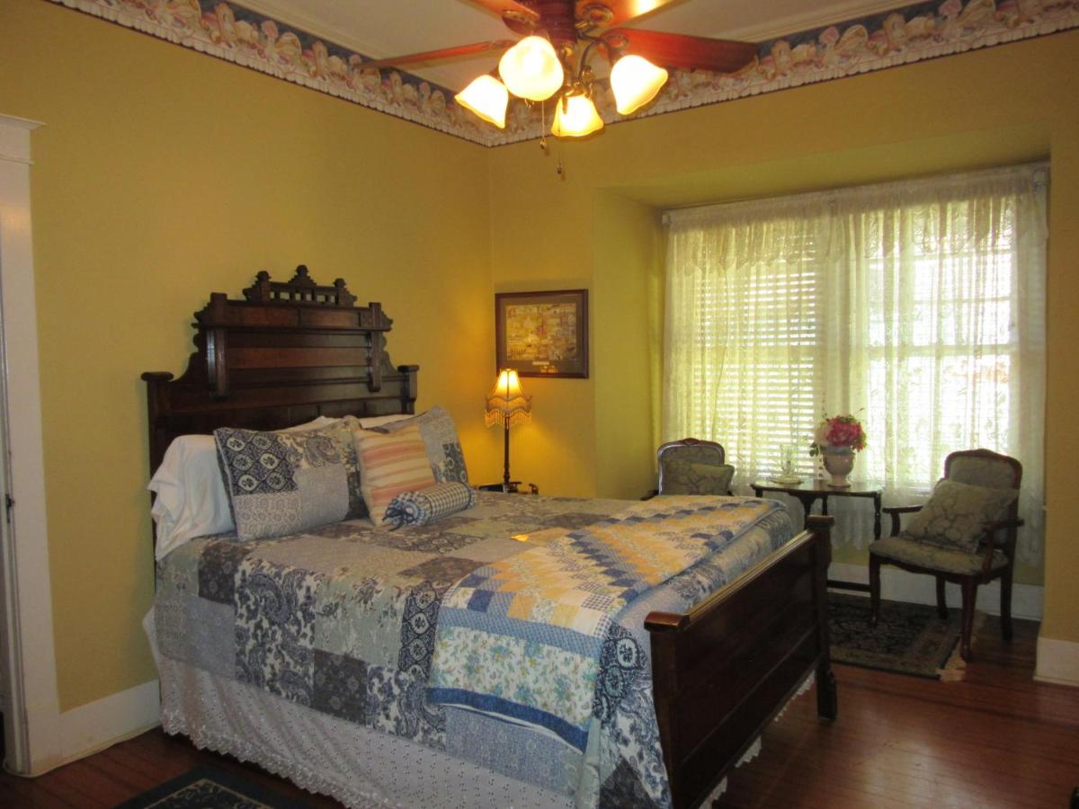 Carriage House — photo 2