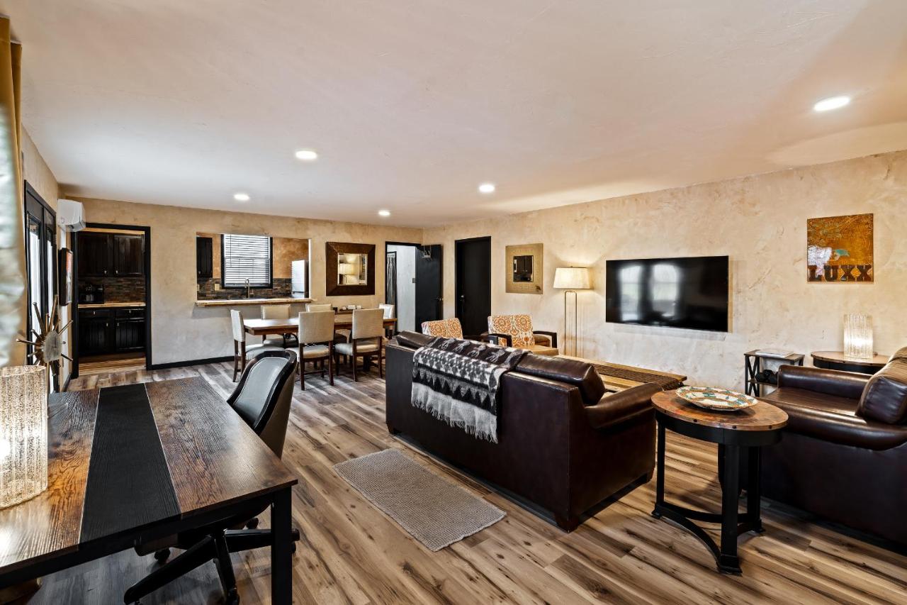 LUXX Taos Motor Lodge — photo 9
