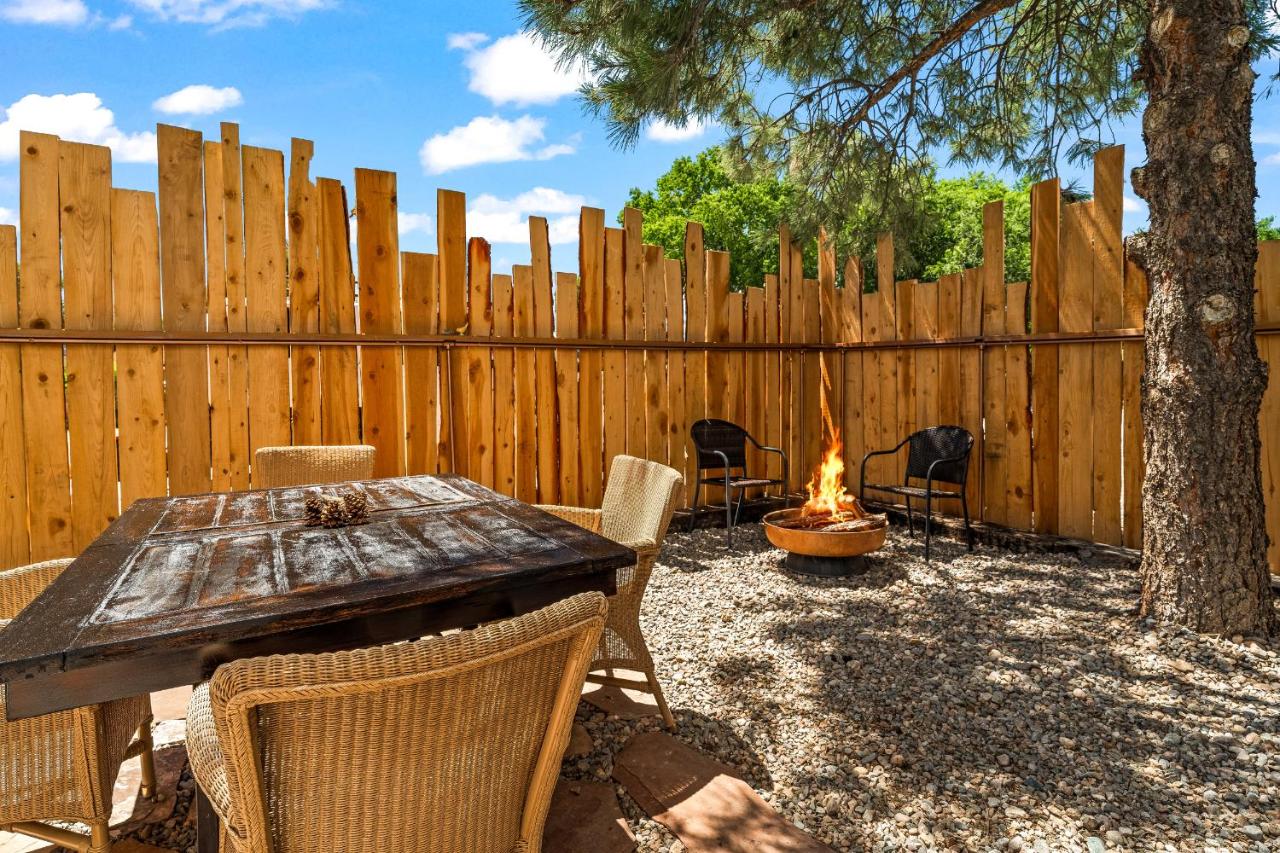 LUXX Taos Motor Lodge — photo 23