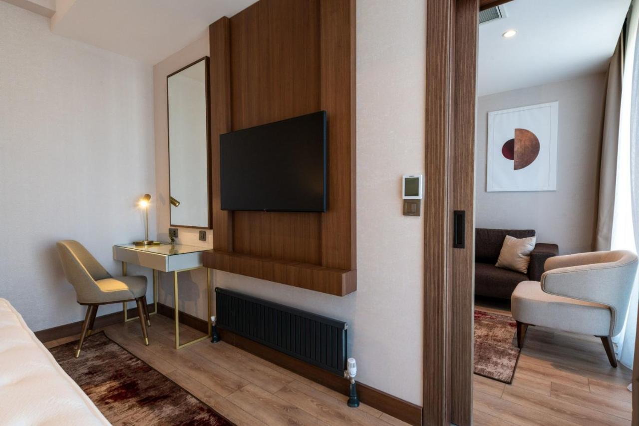 One-Bedroom Luxury King Apartment