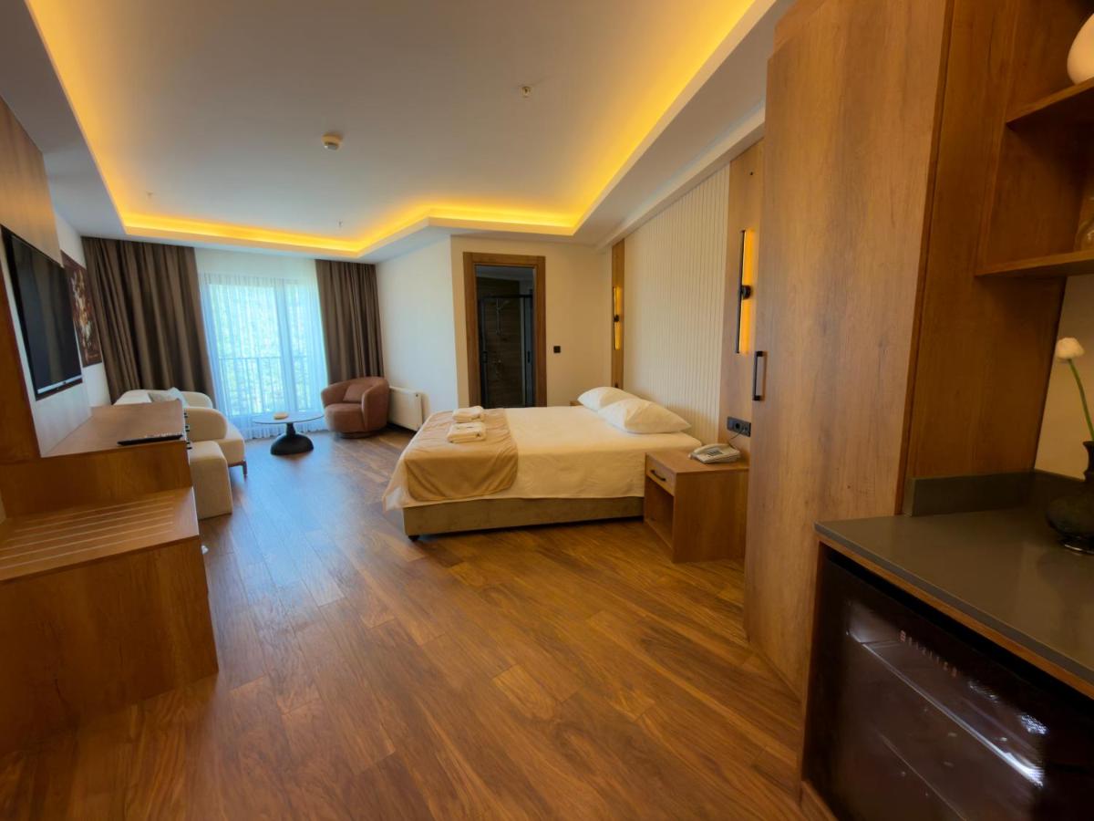 King Room with Mountain View