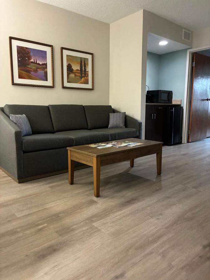 Euro-Suites Hotel — photo 11