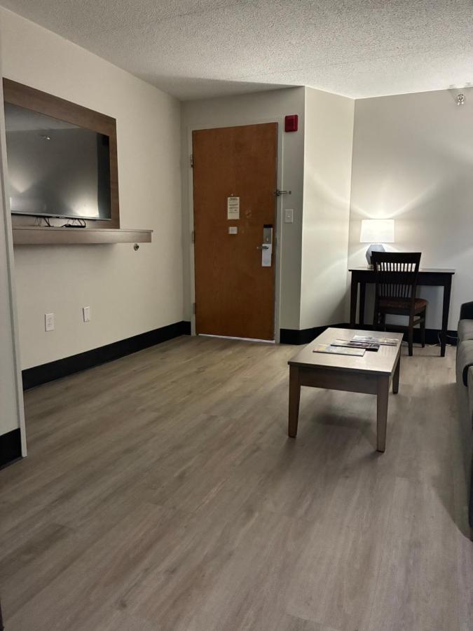 Euro-Suites Hotel — photo 14
