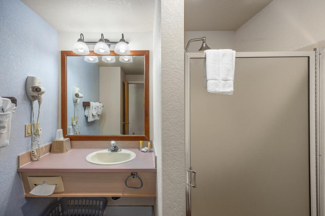 Surfside Resort — photo 9
