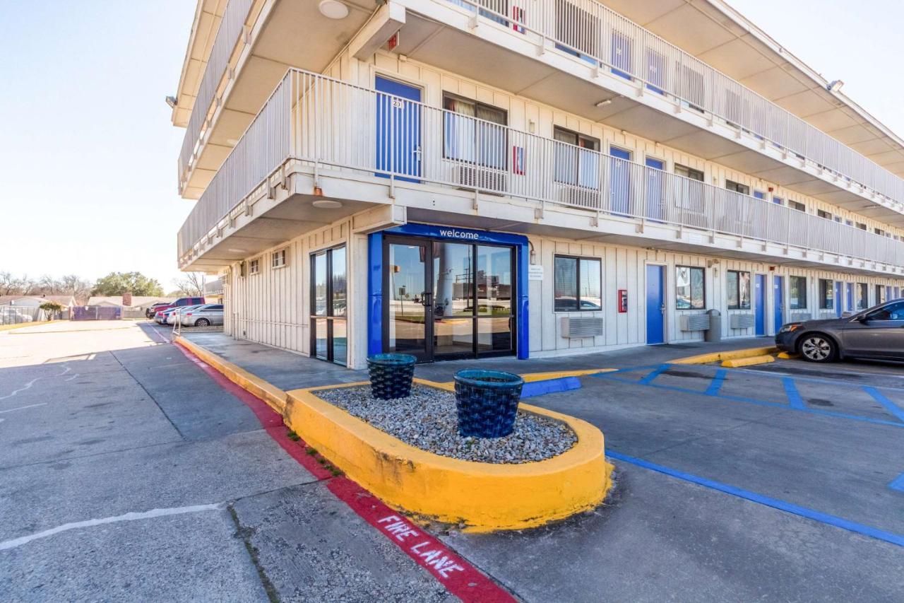The Carousel Motel — photo 11
