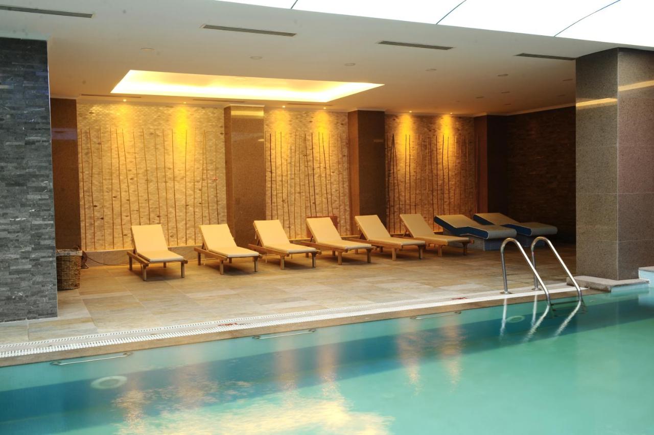 Heated swimming pool: Ramada By Wyndham Bursa Cekirge Thermal & Spa