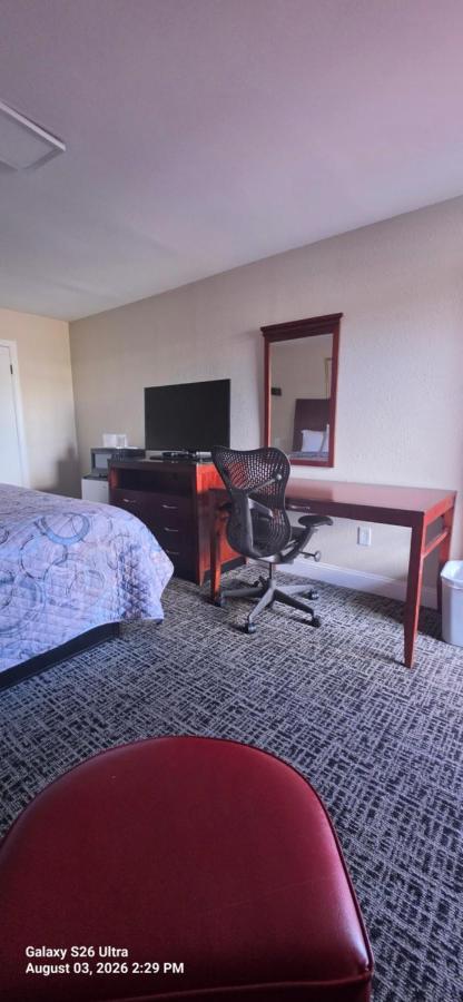 Red Carpet Inn Williamstown — photo 4