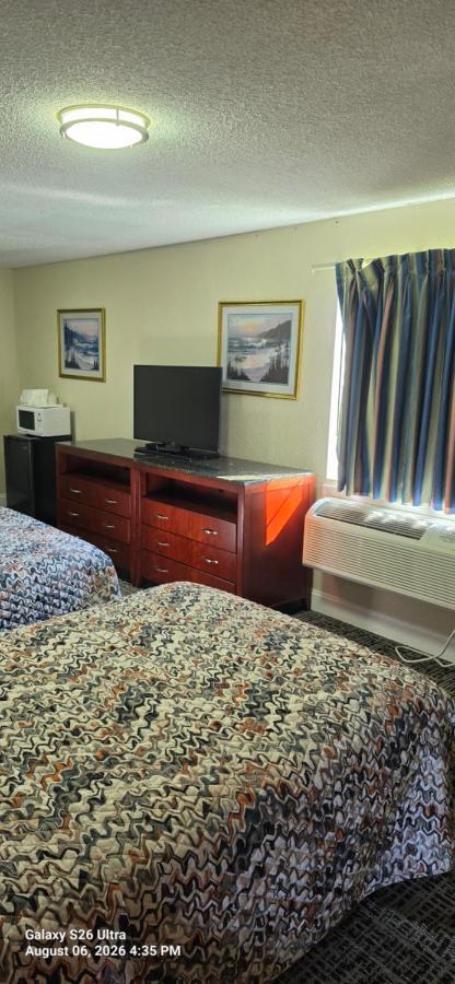 Red Carpet Inn Williamstown — photo 20