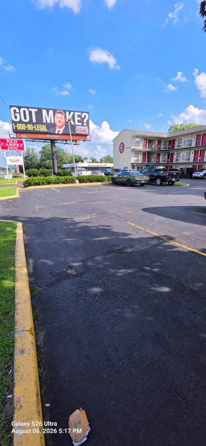 Red Carpet Inn Williamstown — photo 9