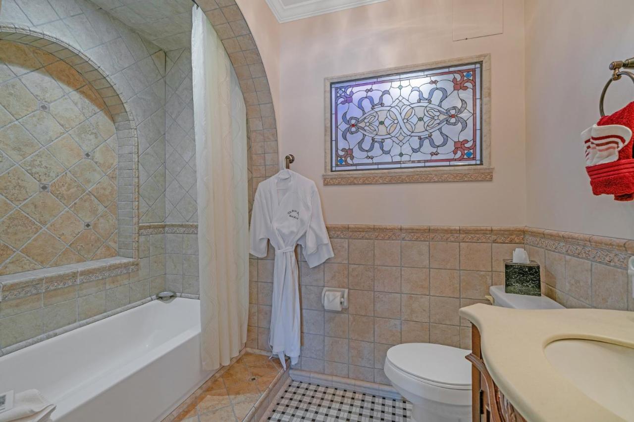 Banyan House Vacation Rentals — photo 17