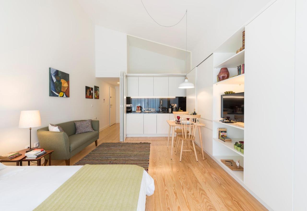 Bright Downtown Apartment - 2