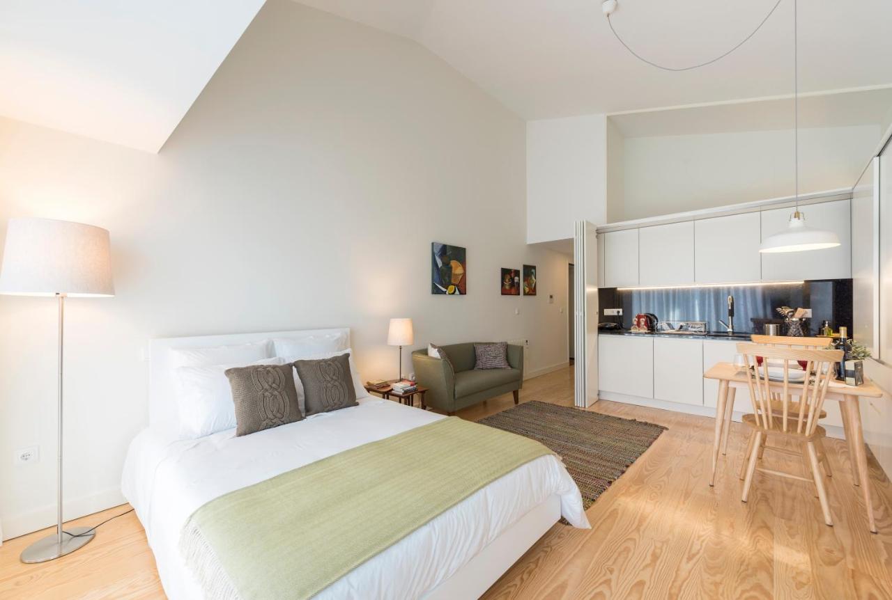 Bright Downtown Apartment