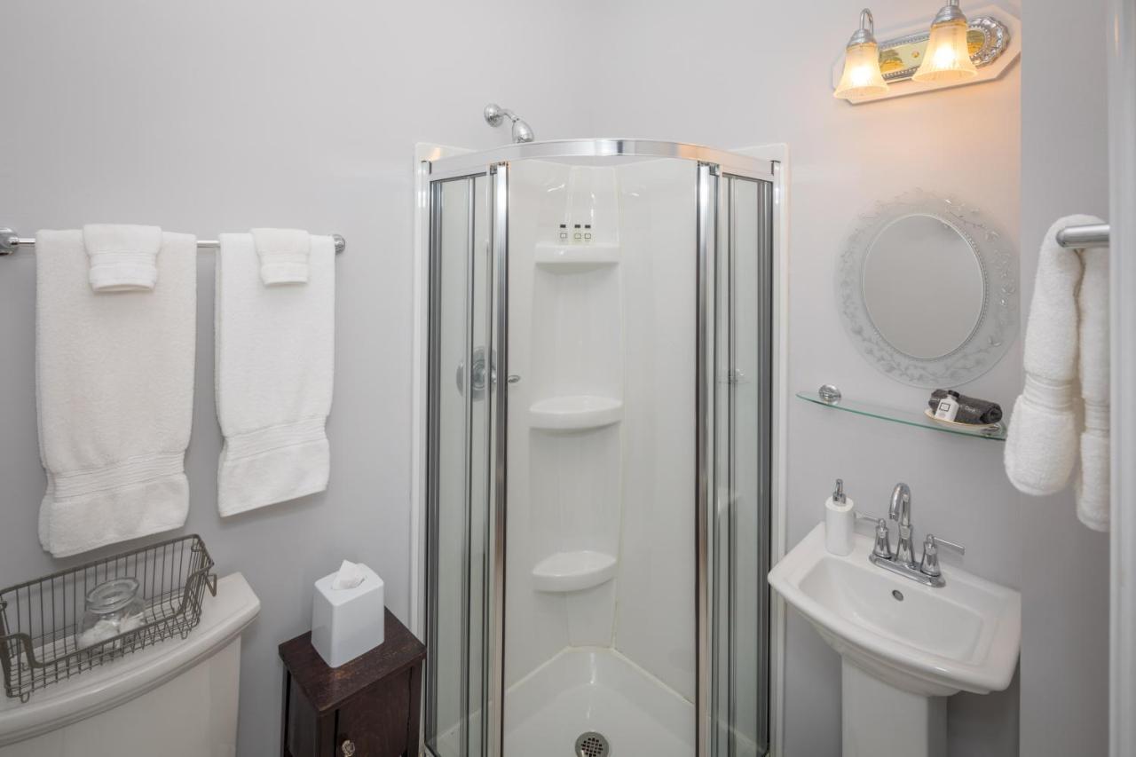 Hellman Guest House — photo 15