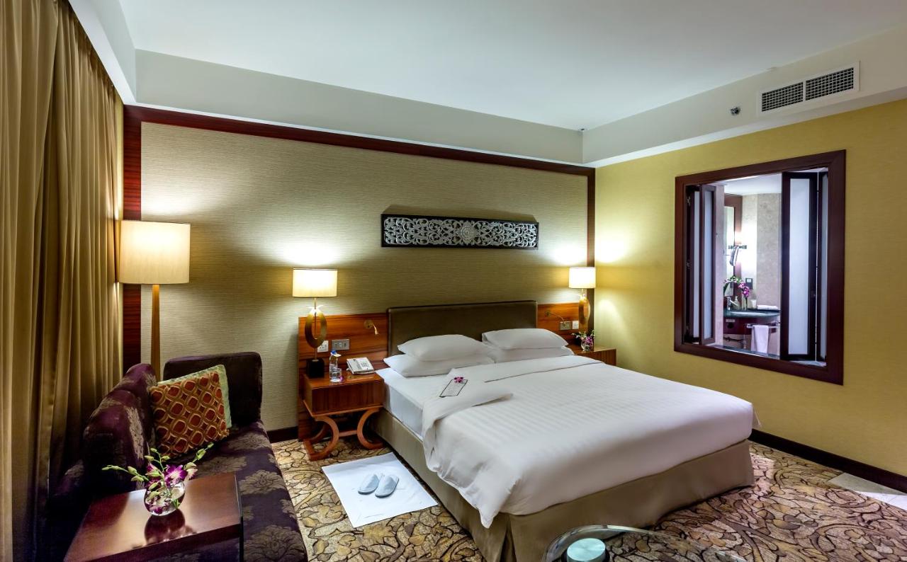 Dusit Thani Dubai photo